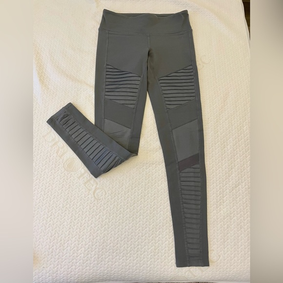 ALOY YOGA MOTO Leggings GRAY XS - Picture 2 of 6